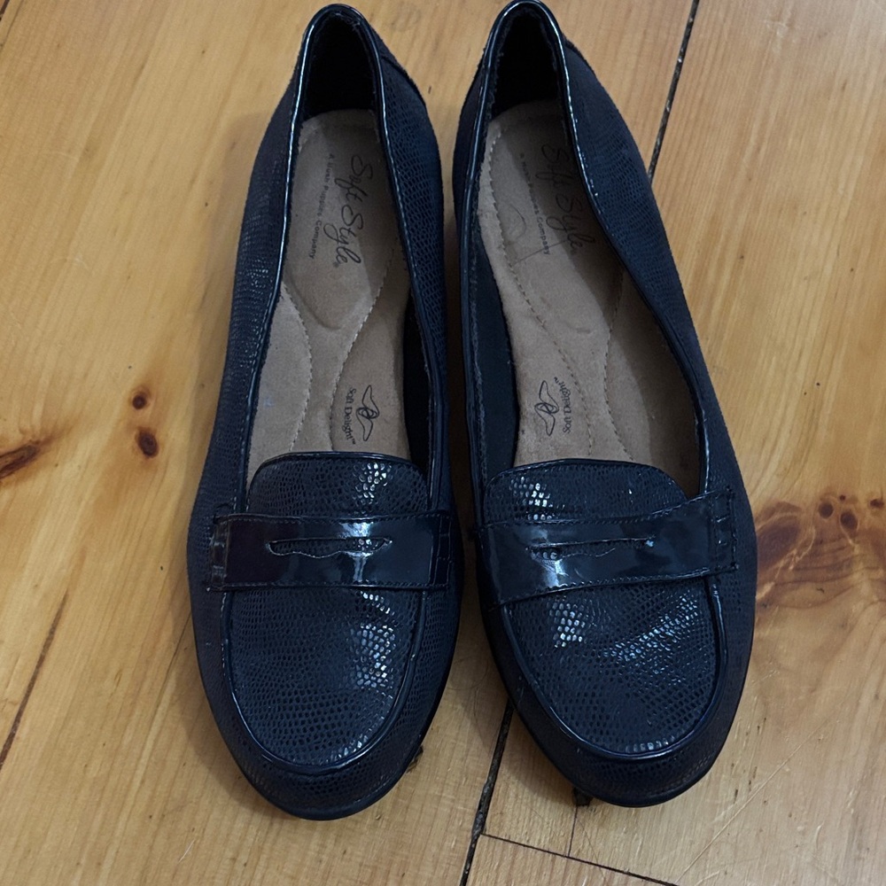Soft Style Black Textured Loafers Comfort Flats Women’s Size 9.5 Wide